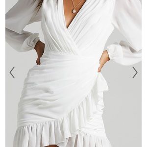 Never worn, size 10, white shoe po dress!